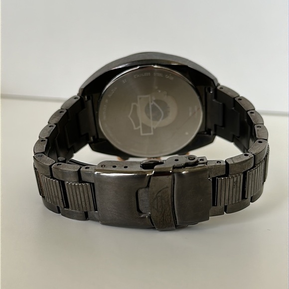 Harley-Davidson Women's Gunmetal and Rose Gold Bulova Watch - Picture 6 of 7